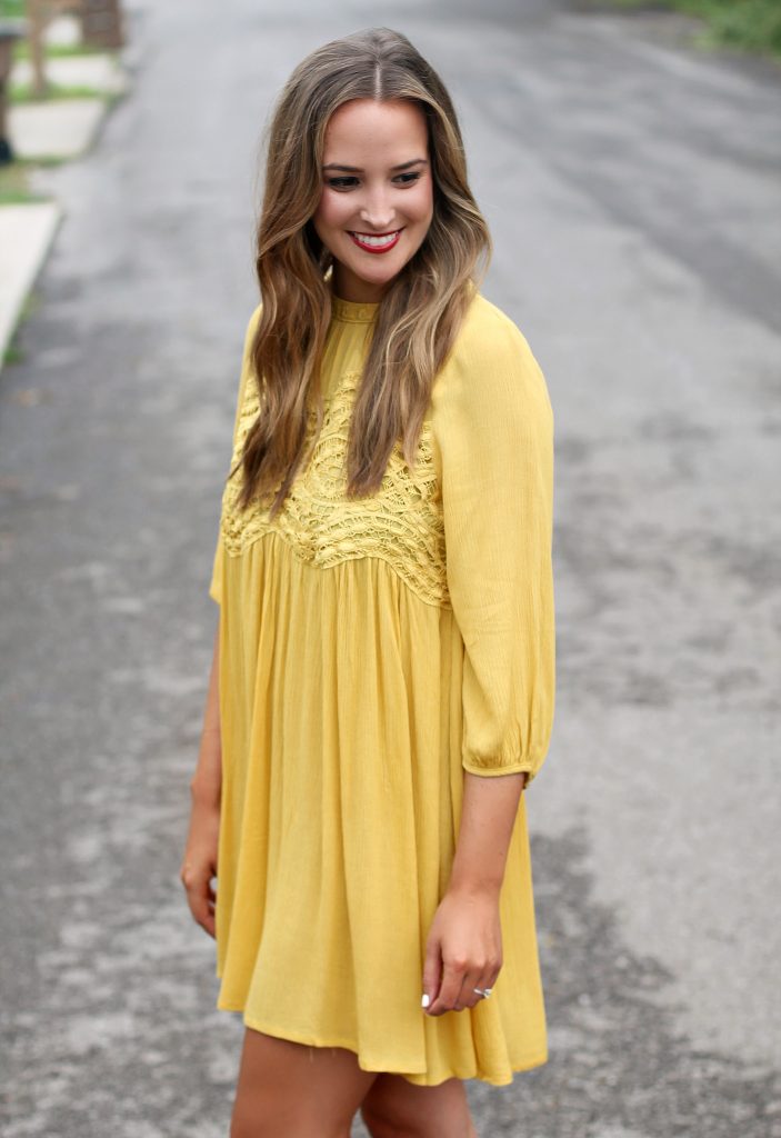 What Jewelry To Wear With Mustard Yellow Dress